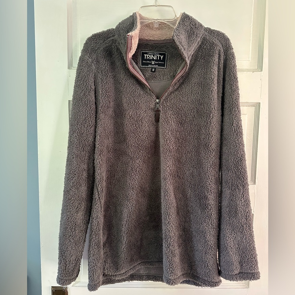 Fleece pullover, size large